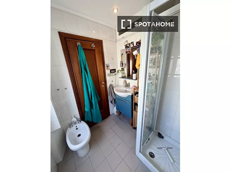Immagine 6 di Camera condivisa in affitto  in Viale dei Colli Portuensi a Roma