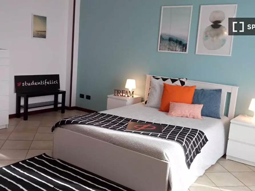 Immagine 17 di Camera condivisa in affitto  in Cesare Battisti a Brescia