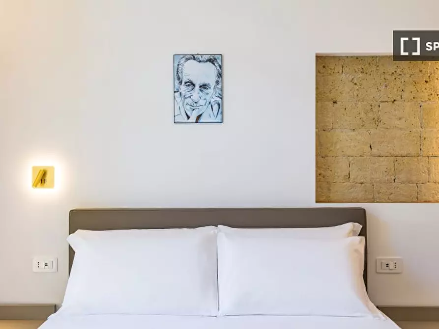 Immagine 2 di Appartamento in affitto  in Via Santa Teresa degli Scalzi a Napoli