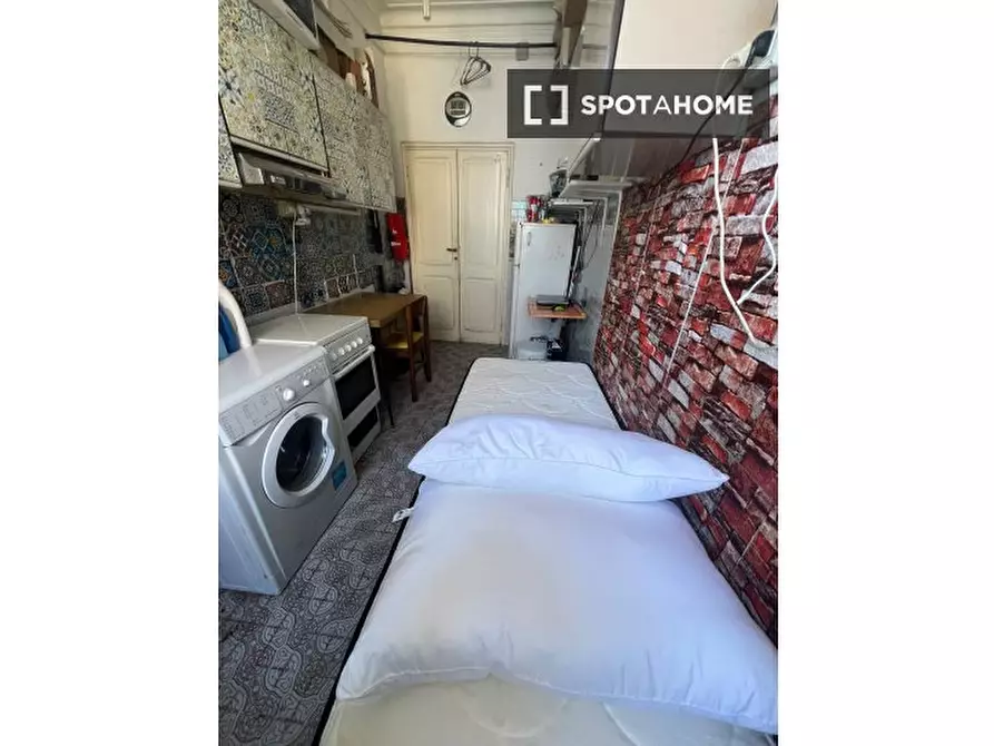 Immagine 3 di Camera condivisa in affitto  in Circonvallazione Gianicolense a Roma