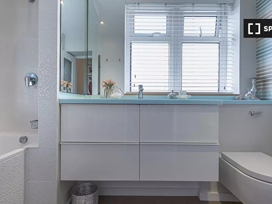 Immagine 14 di Appartamento in affitto  in Edbrooke Road a Paddington