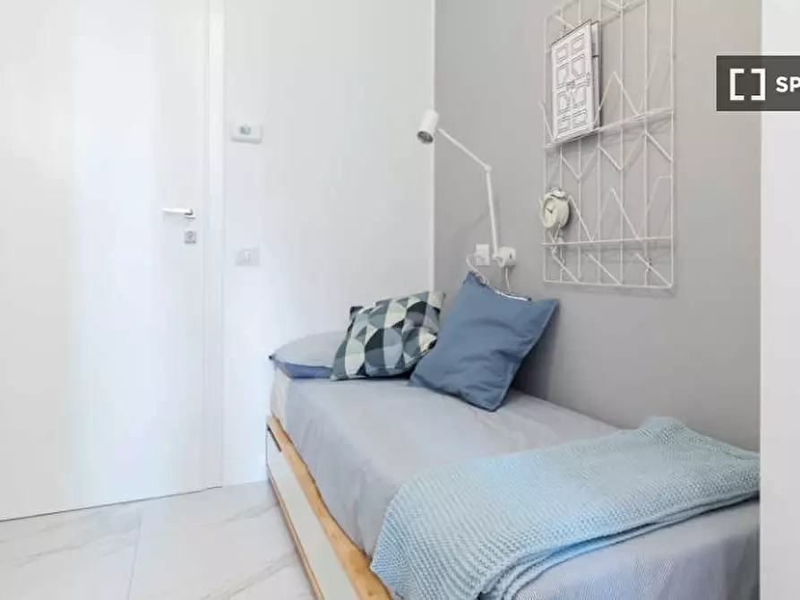 Immagine 3 di Camera condivisa in affitto  in Viale Bligny a Milano