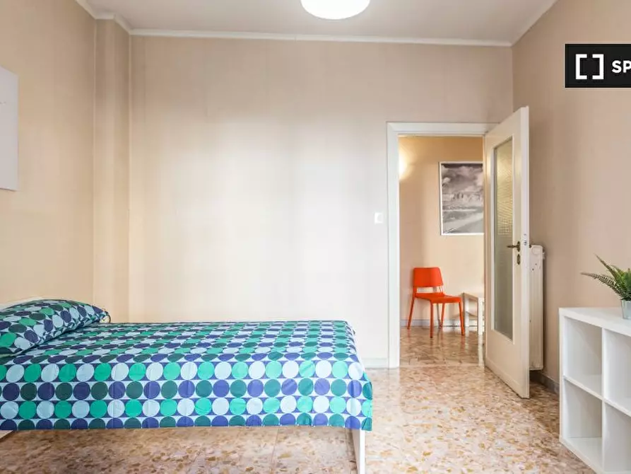 Immagine 10 di Camera condivisa in affitto  in Via Statilio Ottato a Roma