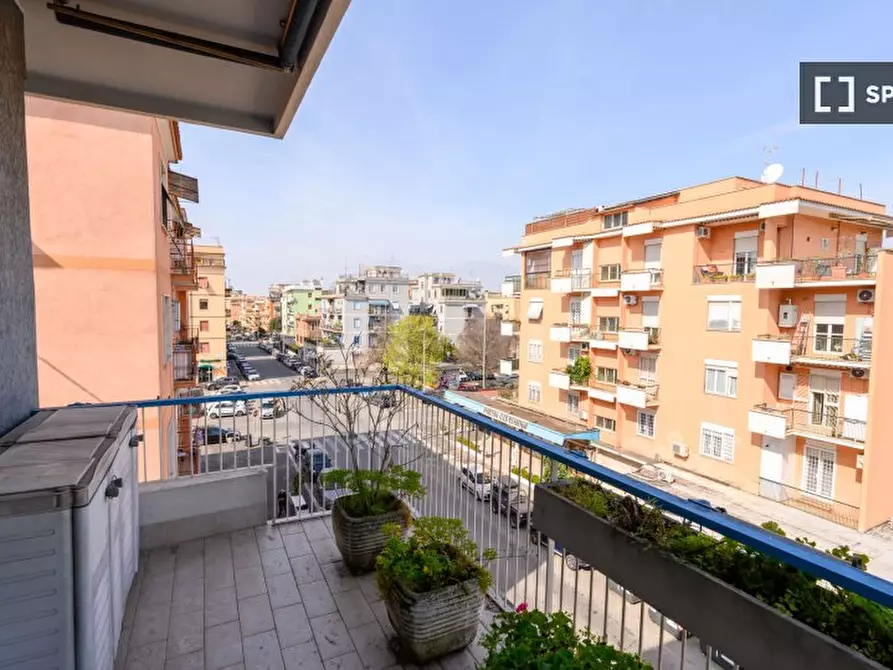 Immagine 15 di Camera condivisa in affitto  in Via delle Robinie a Roma