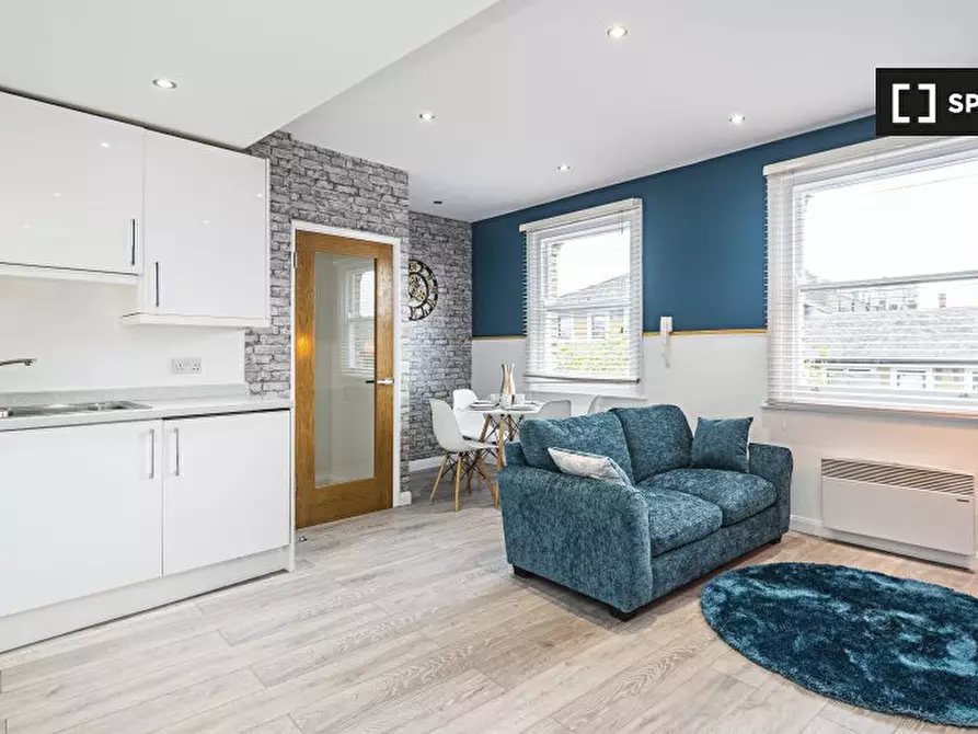 Immagine 2 di Appartamento in affitto  in Iverson Rd a Camden Town