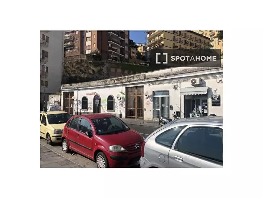 Immagine 10 di Appartamento in affitto  in C.so Vittorio Emanuele a Napoli