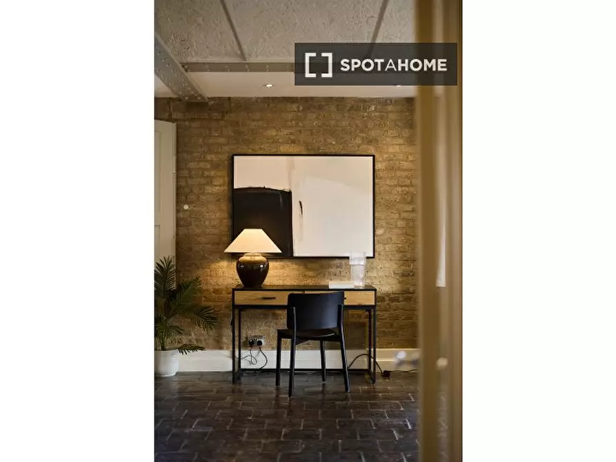 Immagine 13 di Appartamento in affitto  in E Smithfield a Poplar
