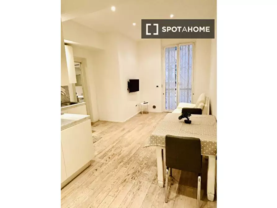 Immagine 2 di Ufficio in affitto  in Via S. Vincenzo a Genova