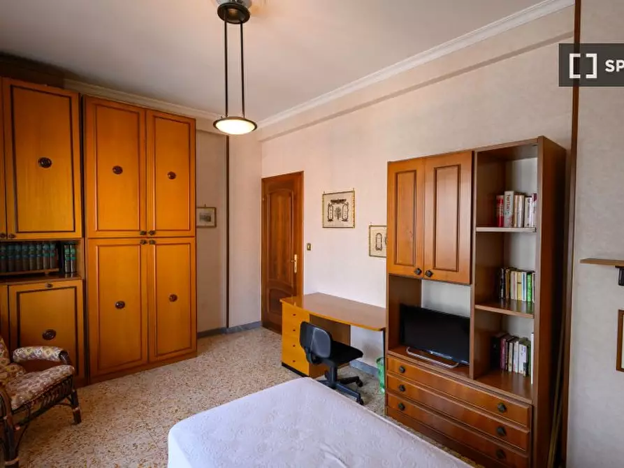 Immagine 5 di Camera condivisa in affitto  in Via delle Robinie a Roma