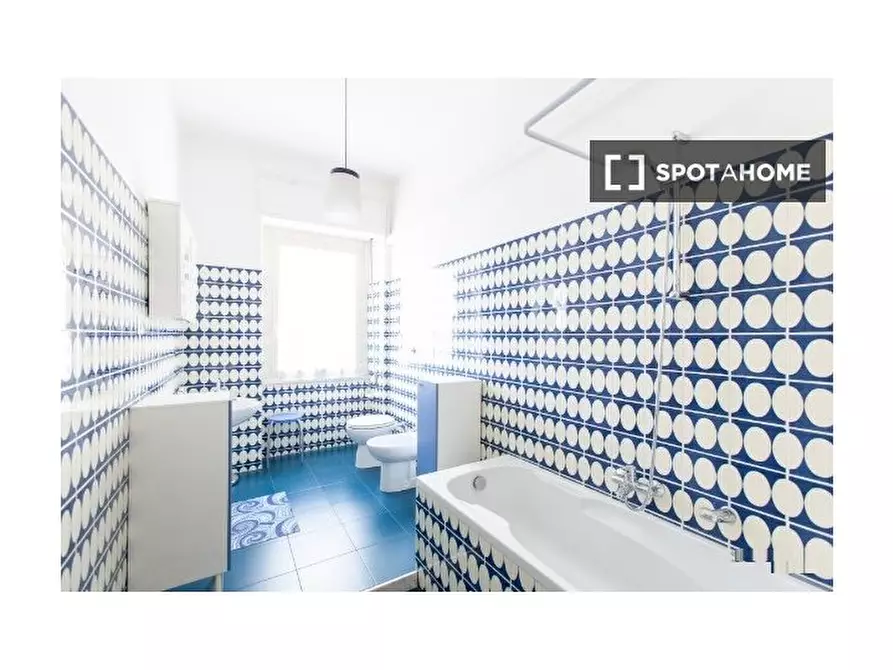 Immagine 6 di Camera condivisa in affitto  in Via dei Giudicati n a Cagliari