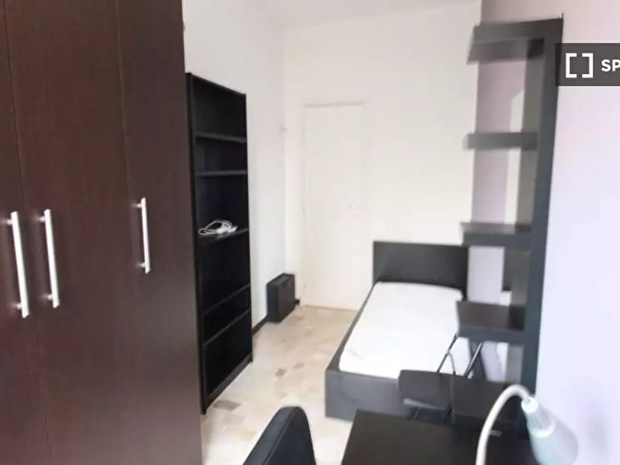 Immagine 3 di Camera condivisa in affitto  in Via Raffaello Bertieri a Milano