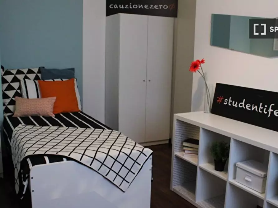 Immagine 1 di Camera condivisa in affitto  in Europa a Brescia