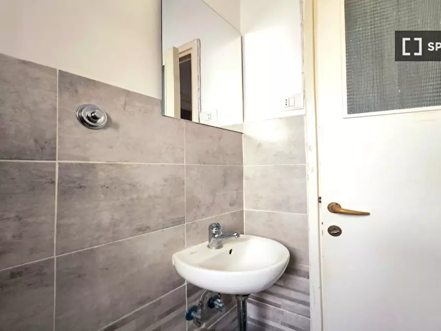 Immagine 17 di Camera condivisa in affitto  in Circonvallazione Nomentana a Roma