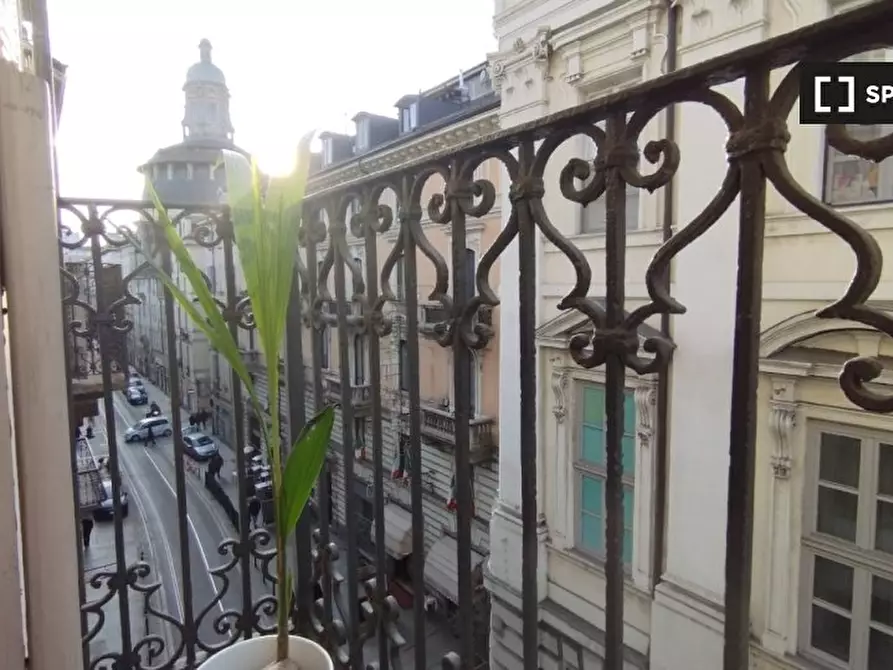 Immagine 7 di Camera condivisa in affitto  in Vicolo S. Lorenzo a Torino