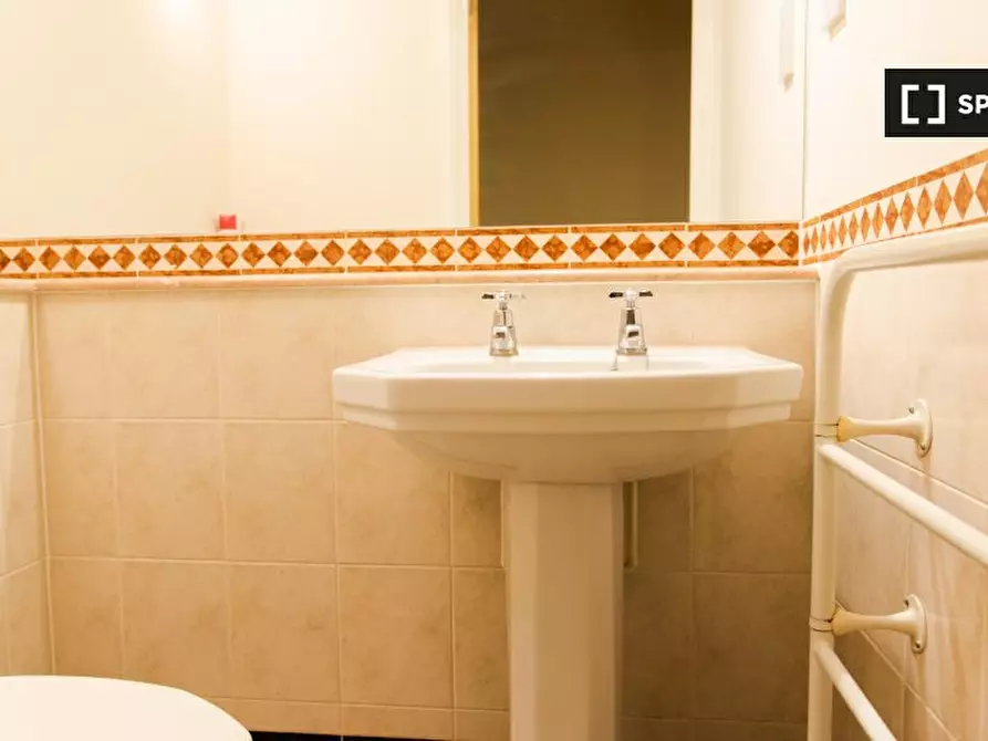 Immagine 19 di Camera condivisa in affitto  in flat a Poplar