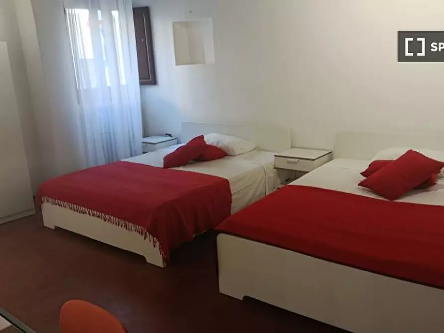 Immagine 17 di Camera condivisa in affitto  in Via Francesco Calzolari a Firenze