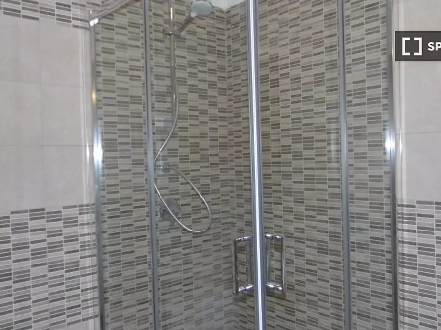 Immagine 8 di Camera condivisa in affitto  in Vico Gabella della Farina a Napoli