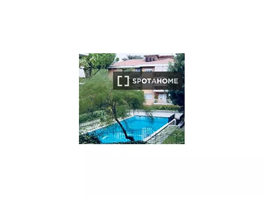 Immagine 3 di Camera condivisa in affitto  in Via Salvatore Scoca a Roma