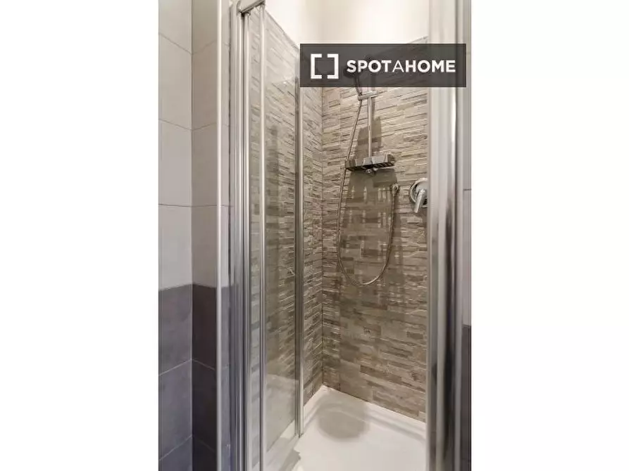 Immagine 7 di Ufficio in affitto  in Via Irnerio a Bologna