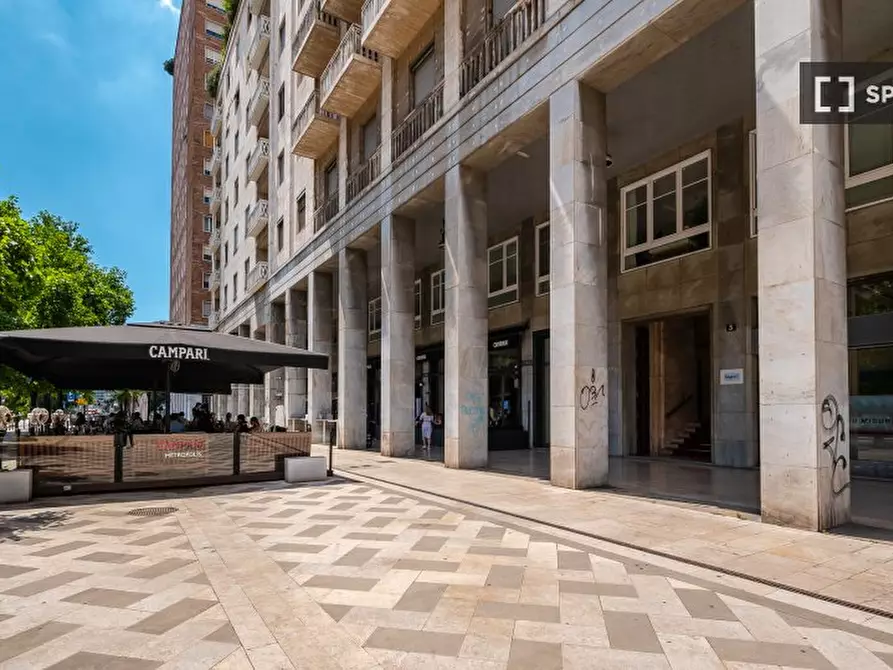 Immagine 4 di Appartamento in affitto  in Via Vittor Pisani a Milano