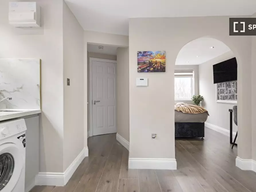 Immagine 15 di Ufficio in affitto  in flat a Tottenham