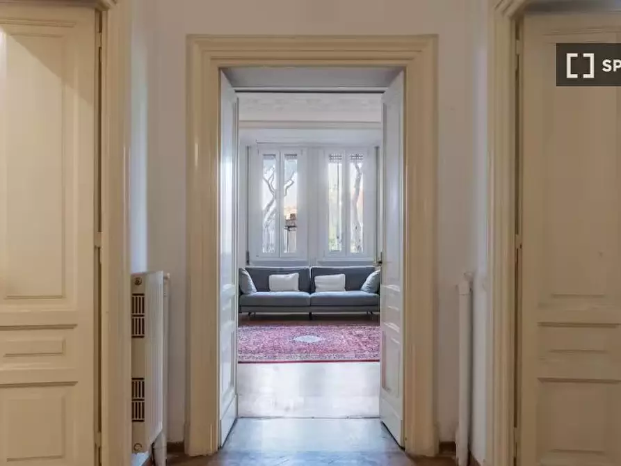 Immagine 13 di Appartamento in affitto  in Lungotevere delle Navi a Roma