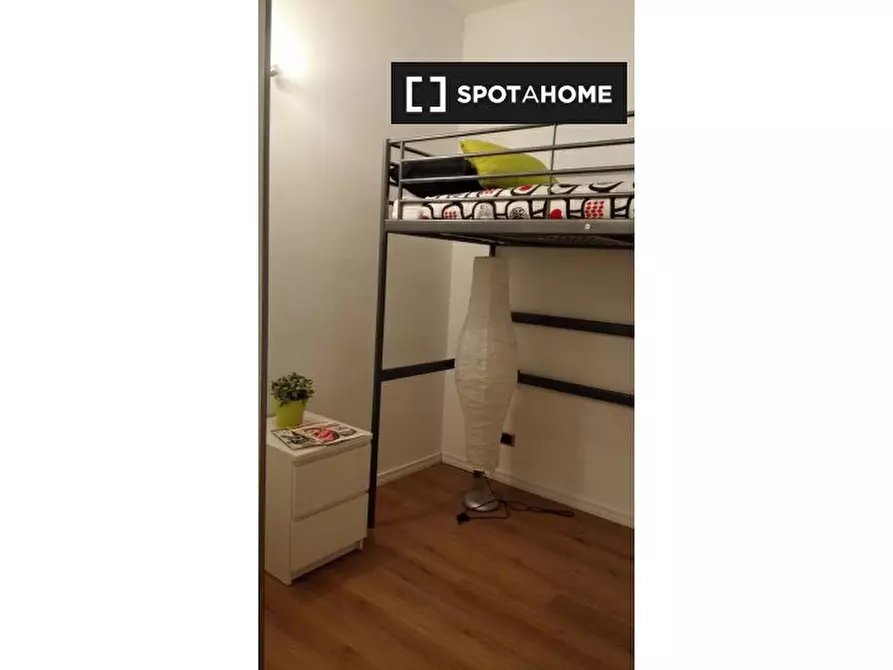 Immagine 1 di Camera condivisa in affitto  in Via Pietro Marocco, 20127 Milano MI, Italy a Milano