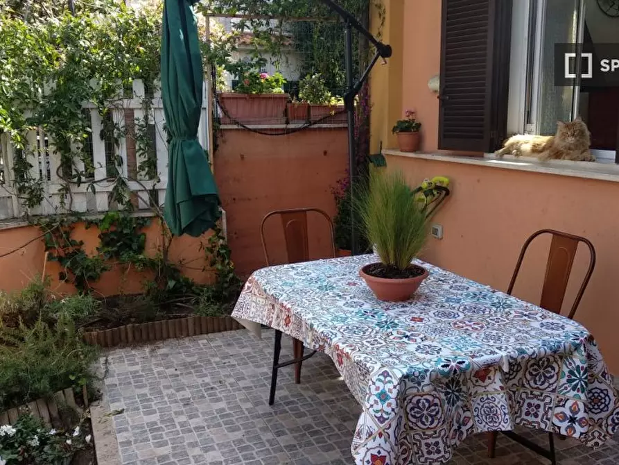 Immagine 2 di Ufficio in affitto  in Via del Mandrione a Roma