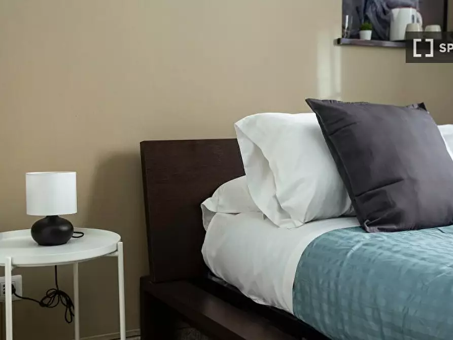 Immagine 14 di Camera condivisa in affitto  in Via Alberico II a Roma