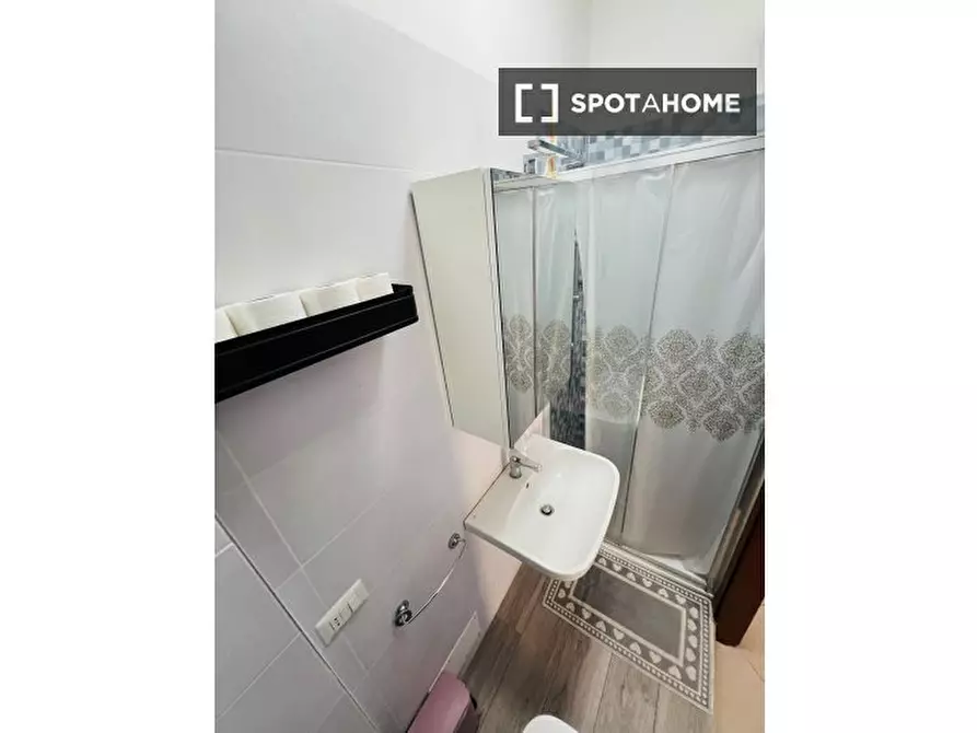 Immagine 3 di Camera condivisa in affitto  in Piazza Angilberto II a Milano