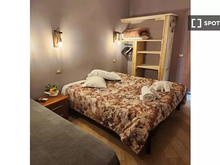 Immagine 2 di Camera condivisa in affitto  in Via Silvio Benco a Roma