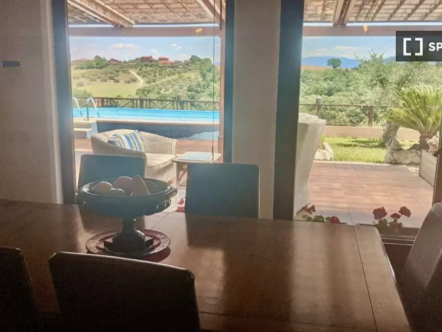 Immagine 9 di Appartamento in affitto  in Via Codette a Roma