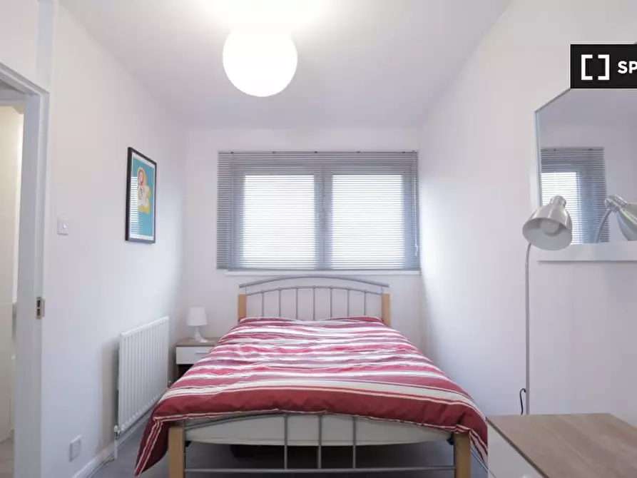 Immagine 2 di Camera condivisa in affitto  in Corringham Rd a Poplar