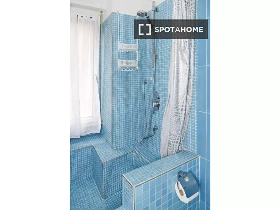 Immagine 18 di Camera condivisa in affitto  in Via Tavazzano a Milano