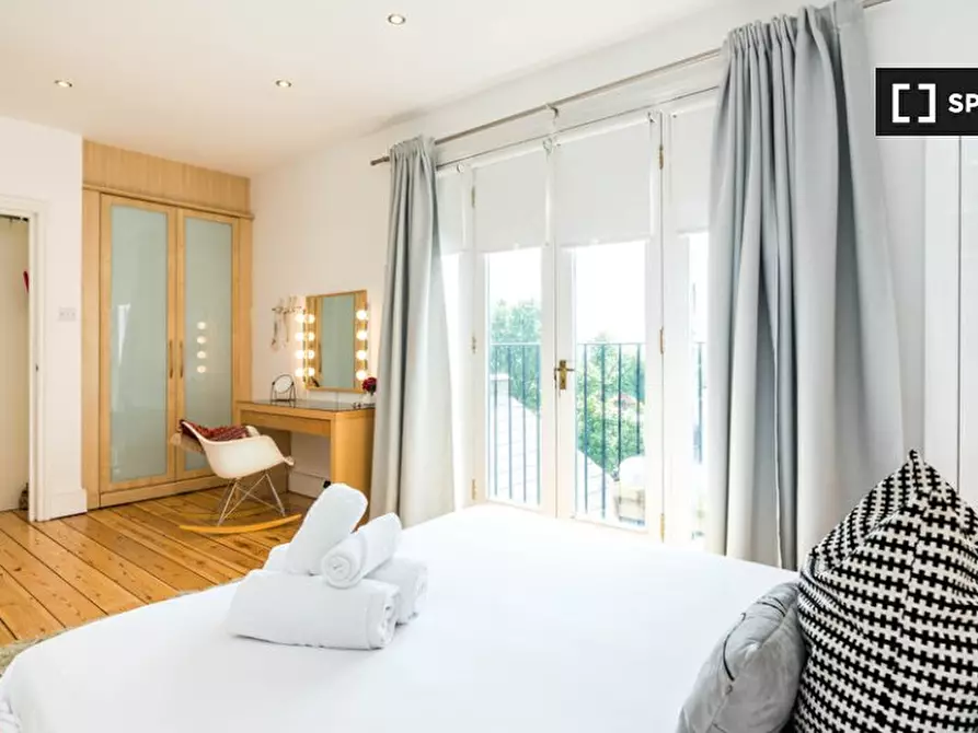 Immagine 6 di Appartamento in affitto  in Benson Rd a Lewisham