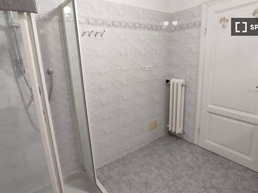 Immagine 6 di Camera condivisa in affitto  in Viale dei Mille a Firenze