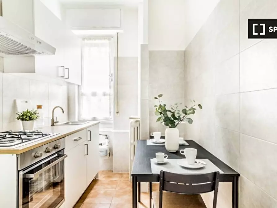 Immagine 6 di Camera condivisa in affitto  in Via degli Astri a Milano