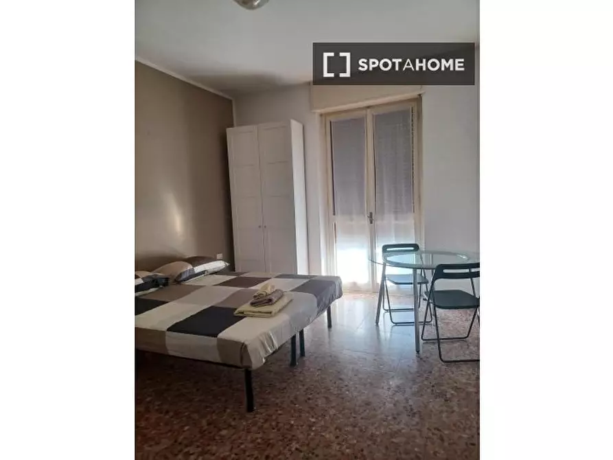 Immagine 3 di Camera condivisa in affitto  in Via Privata Carlo Antonio Carlone a Milano