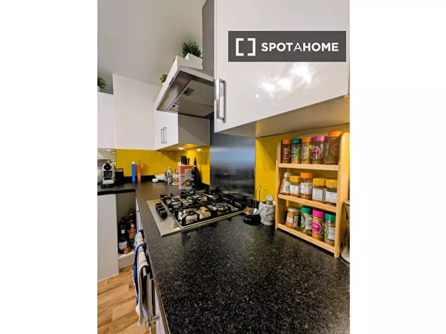 Immagine 12 di Appartamento in affitto  in flat a Kensington