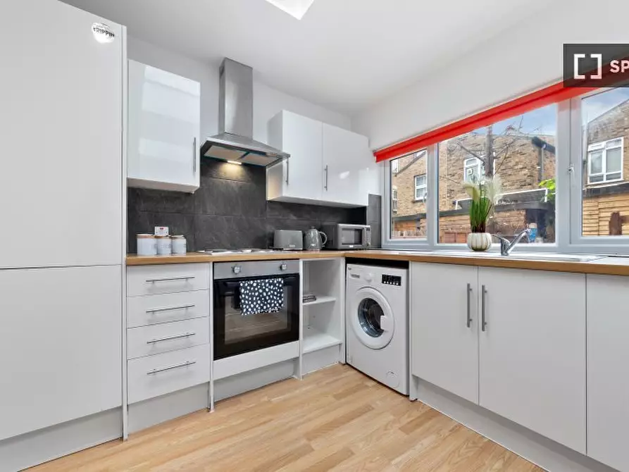 Immagine 10 di Appartamento in affitto  in Furley Rd a Camberwell