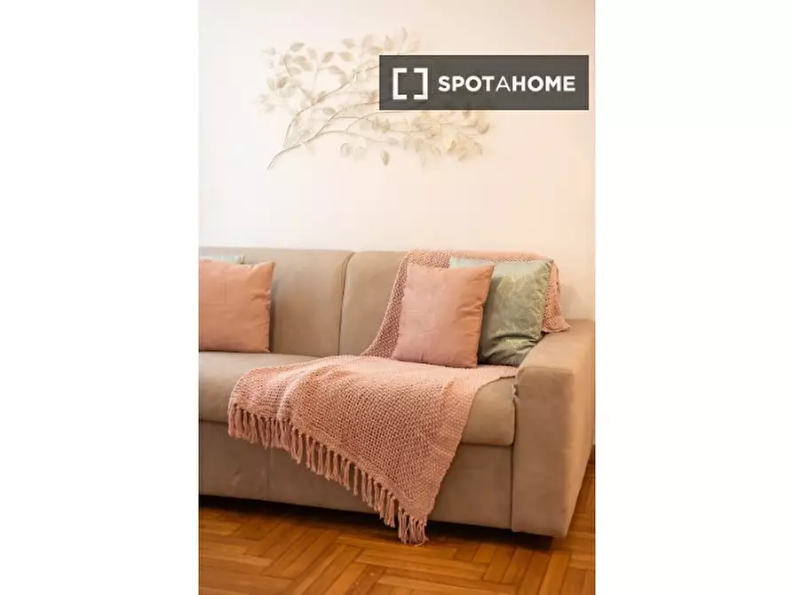 Immagine 17 di Ufficio in affitto  in Via del Moro a Roma