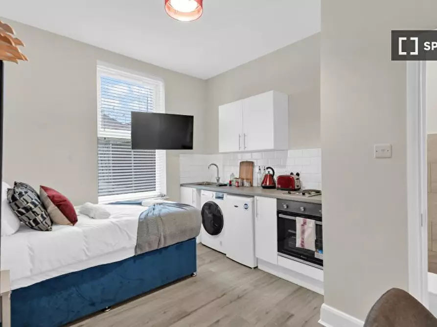 Immagine 3 di Ufficio in affitto  in flat a Tottenham