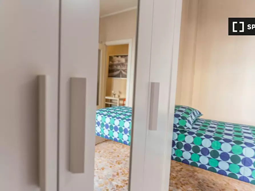 Immagine 7 di Camera condivisa in affitto  in Via Statilio Ottato a Roma