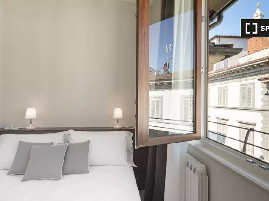 Immagine 3 di Appartamento in affitto  in Via dei Calzaiuoli a Firenze