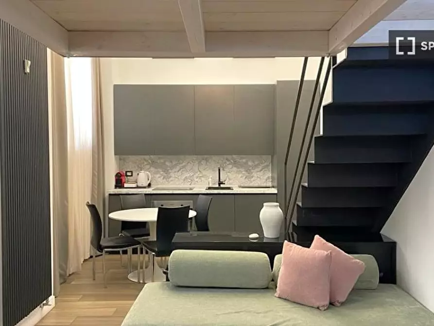 Immagine 4 di Appartamento in affitto  in Via S. Gregorio a Milano