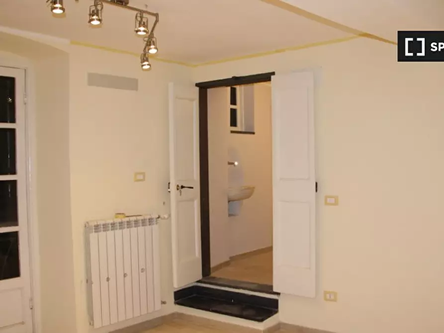 Immagine 15 di Camera condivisa in affitto  in Piazza del Campo a Genova