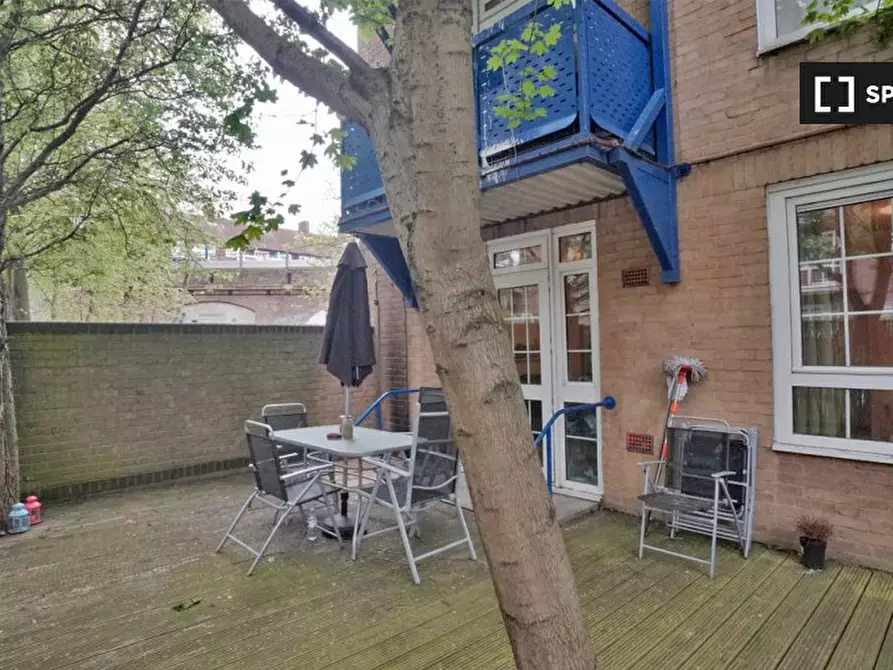 Immagine 3 di Camera condivisa in affitto  in Gill St a Poplar
