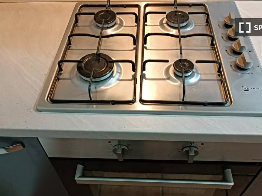 Immagine 10 di Camera condivisa in affitto  in Piazza Gabriele D'Annunzio a Napoli