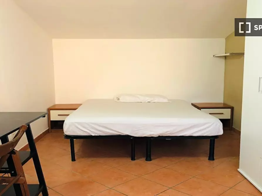 Immagine 2 di Camera condivisa in affitto  in Via Alessandro Brisse a Roma