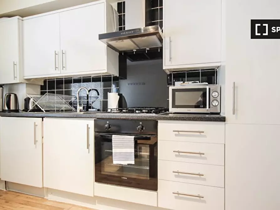 Immagine 3 di Appartamento in affitto  in Pratt St a Camden Town